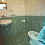 Dream House בית הארחה אקהטופול