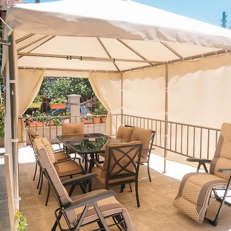 Dream House 阿赫托波尔